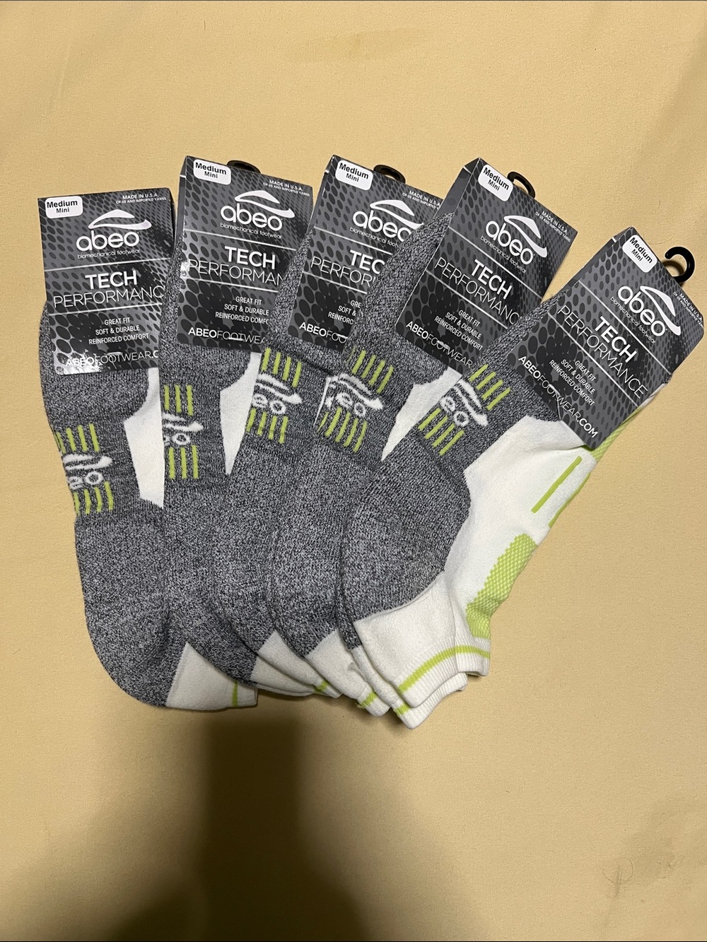 Abeo Low-Cut Tech Performance Socks – Gray, White & Lime